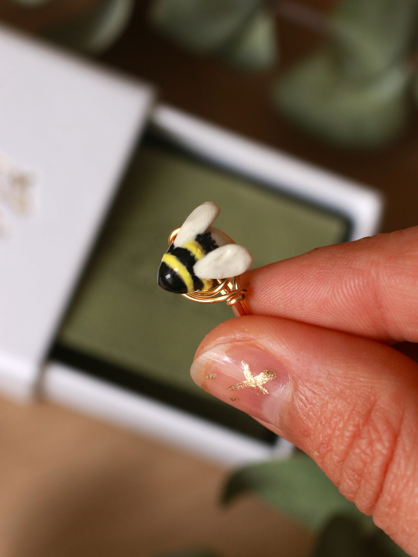 Bee ring - gold plated stainless steel wire ring