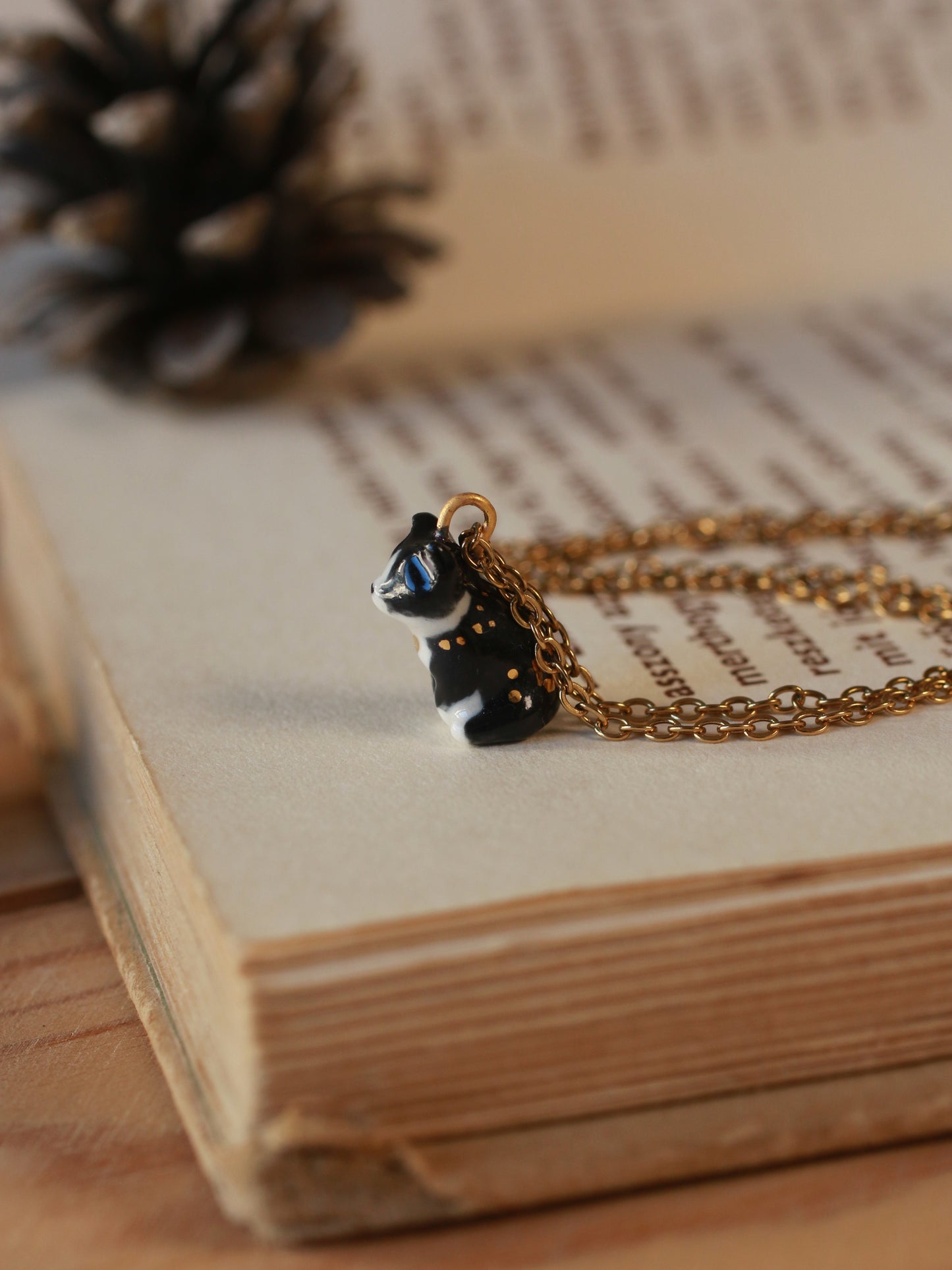Tuxedo cat necklace