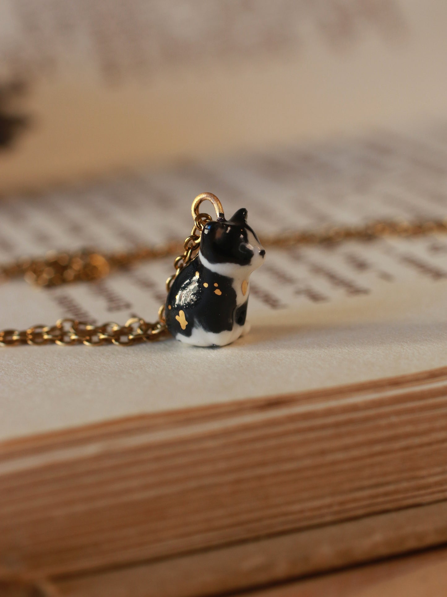 Tuxedo cat necklace
