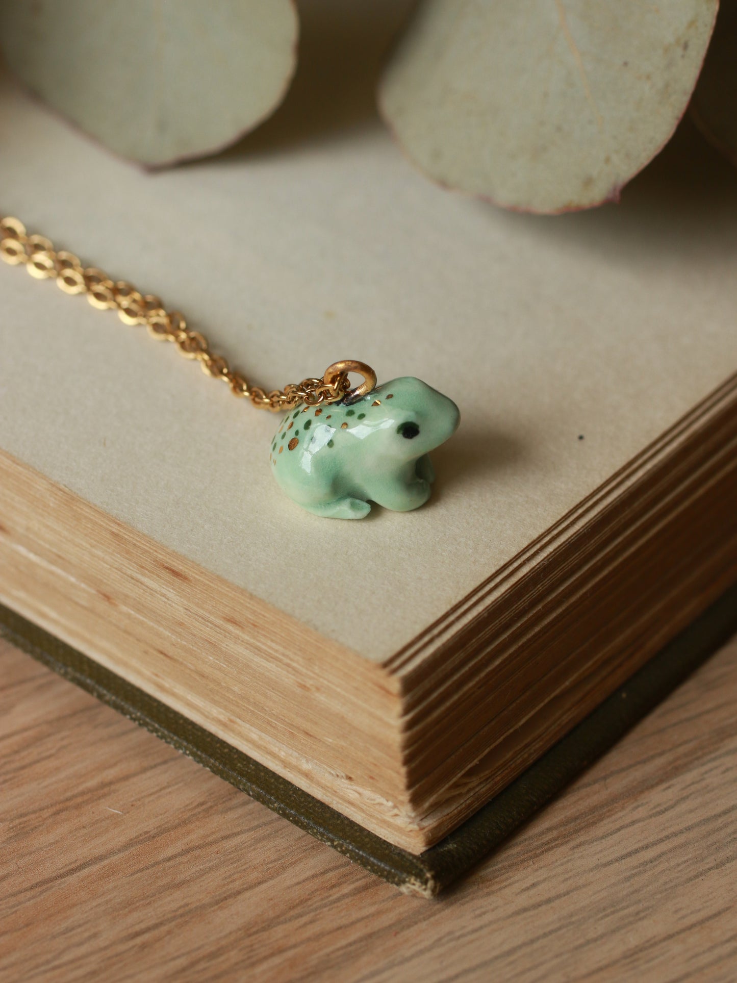 Frog necklace - 22k gold details