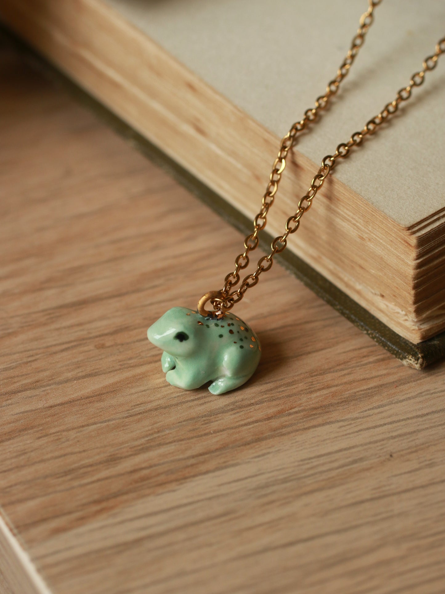 Frog necklace - 22k gold details