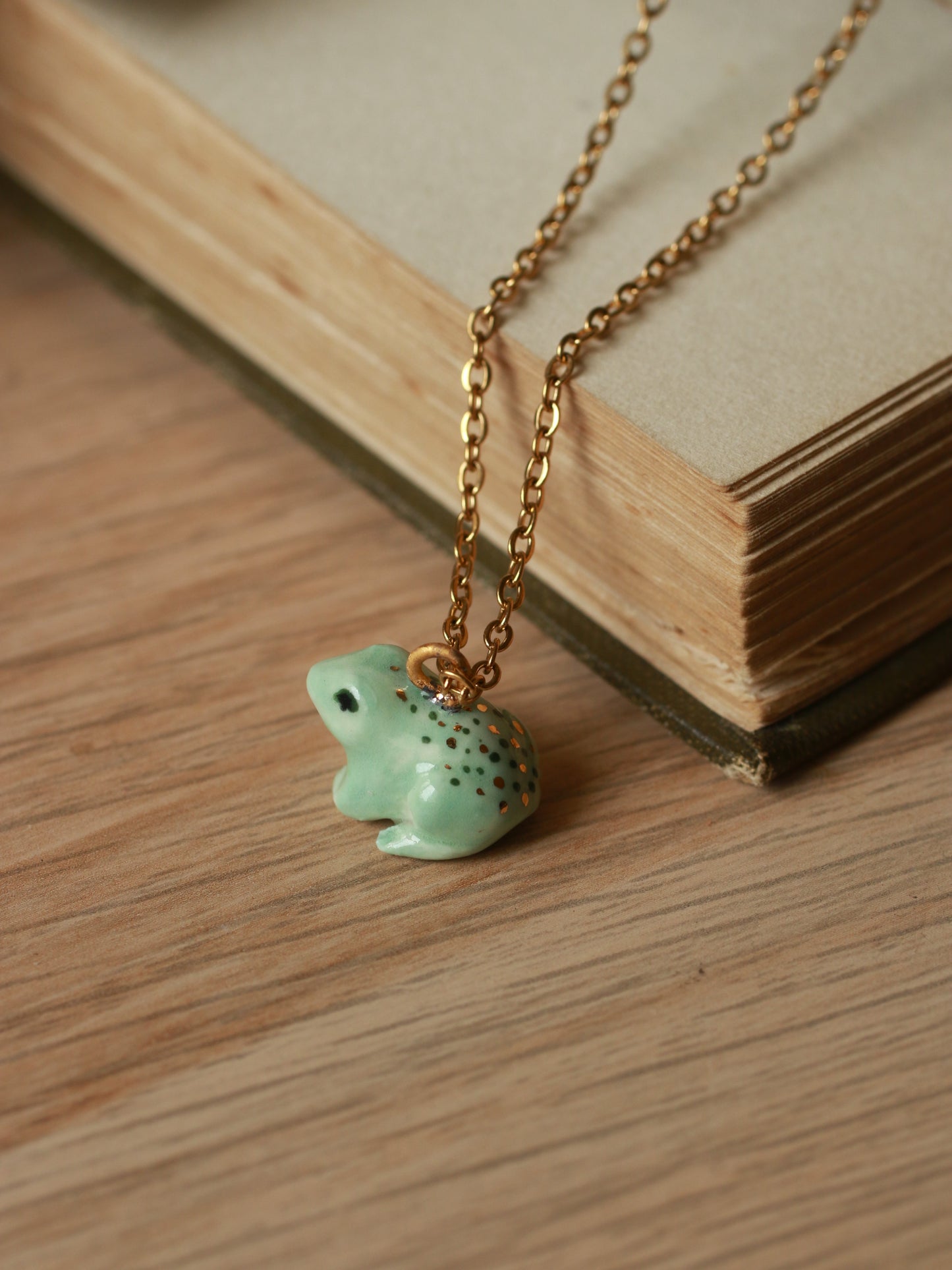 Frog necklace - 22k gold details