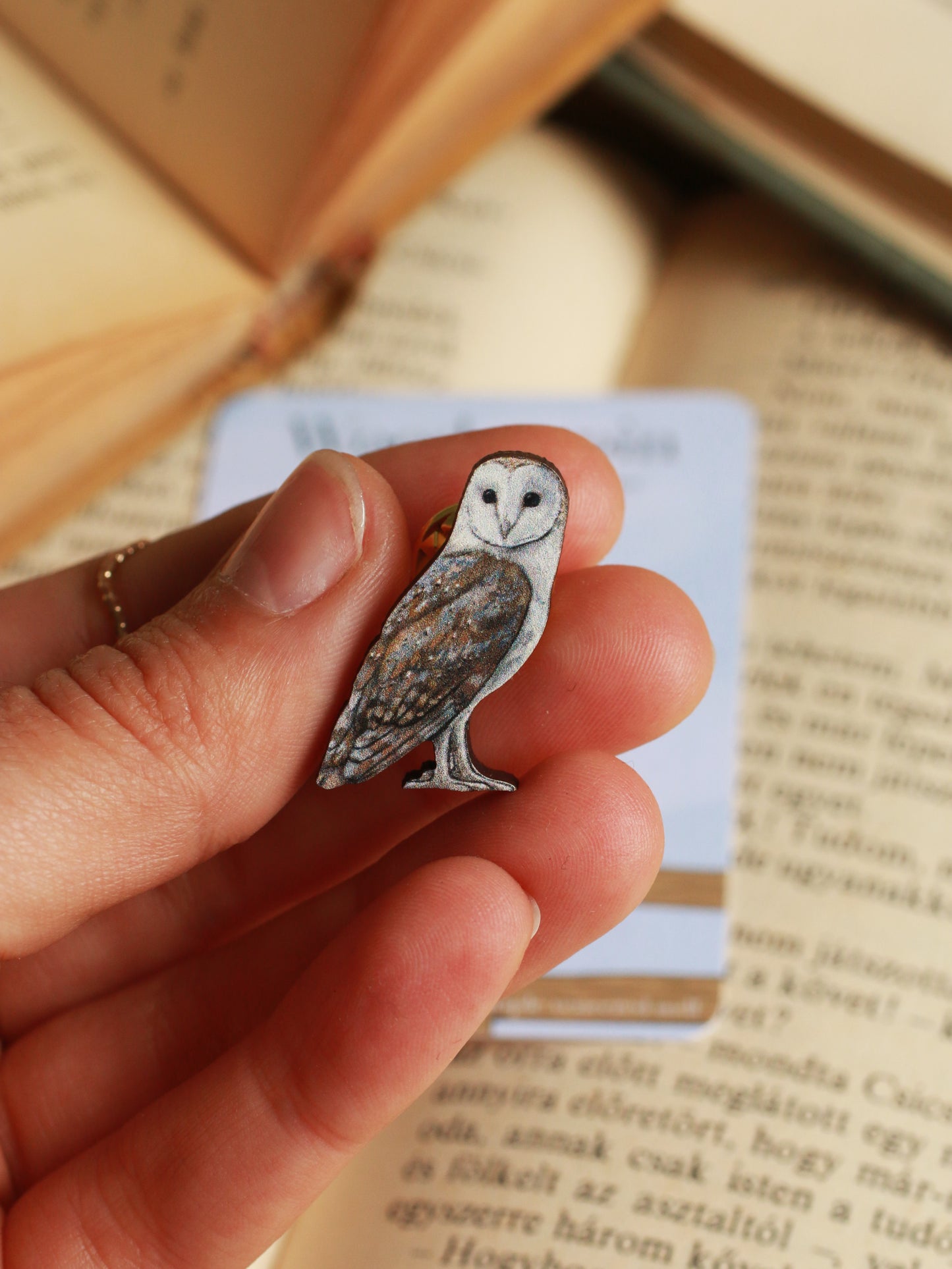 Barn owl pin - wooden pin