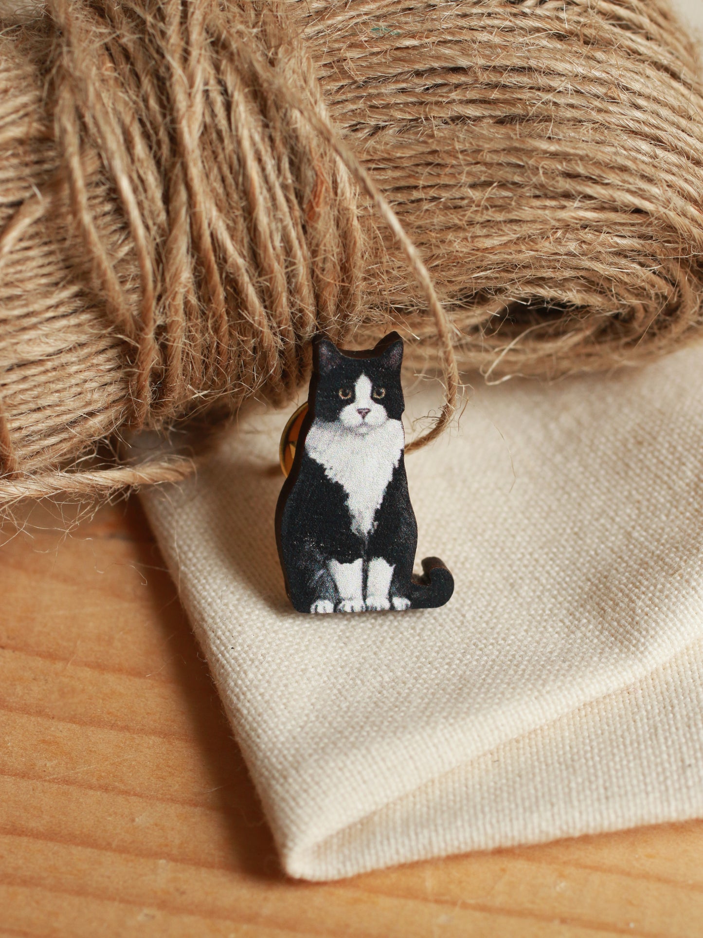 Tuxedo cat pin - wooden pin