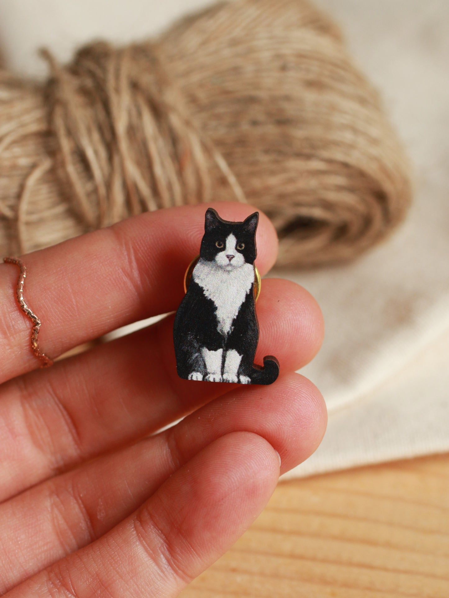 Tuxedo cat pin - wooden pin