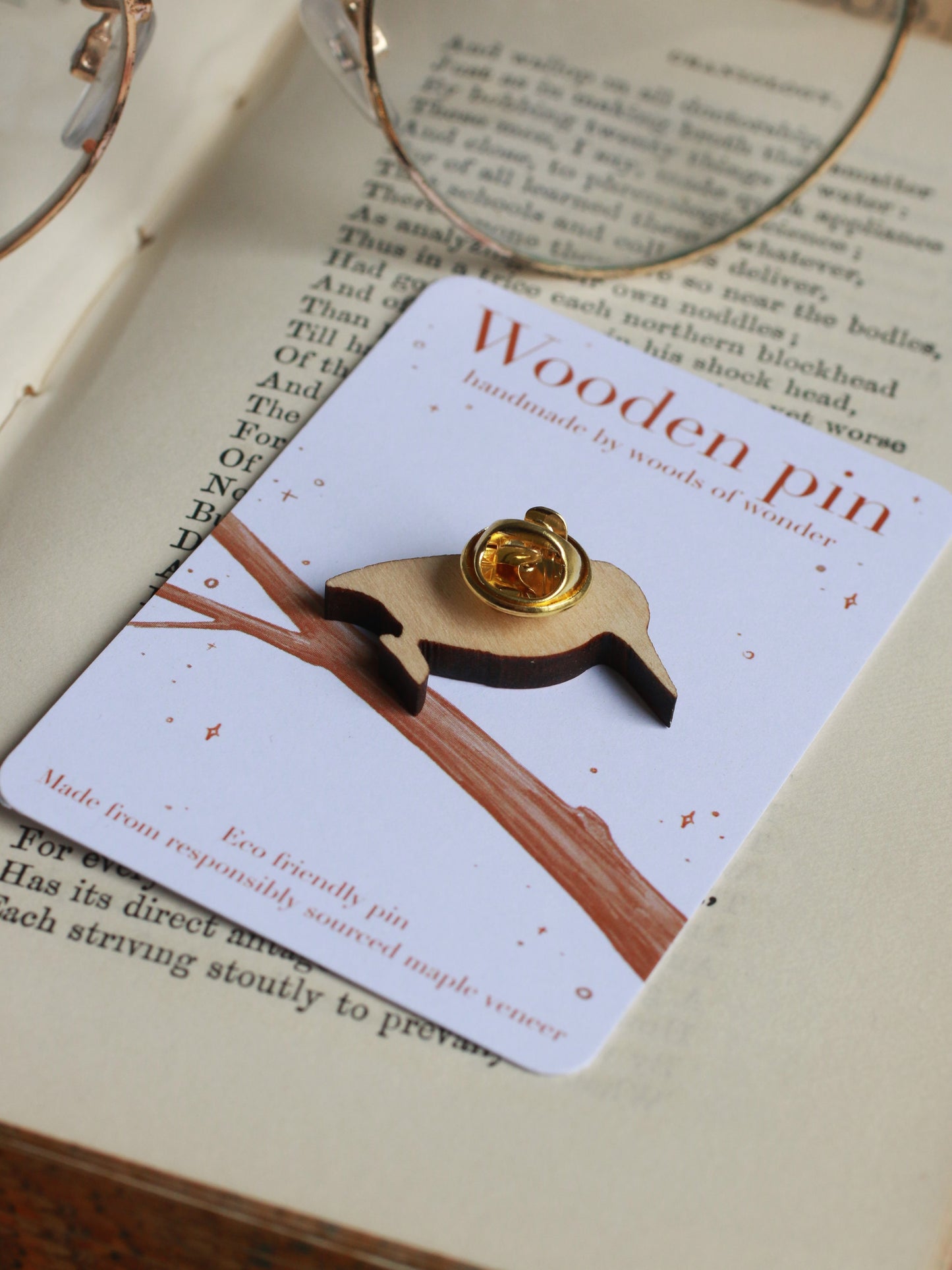 Kingfisher pin - wooden bird pin