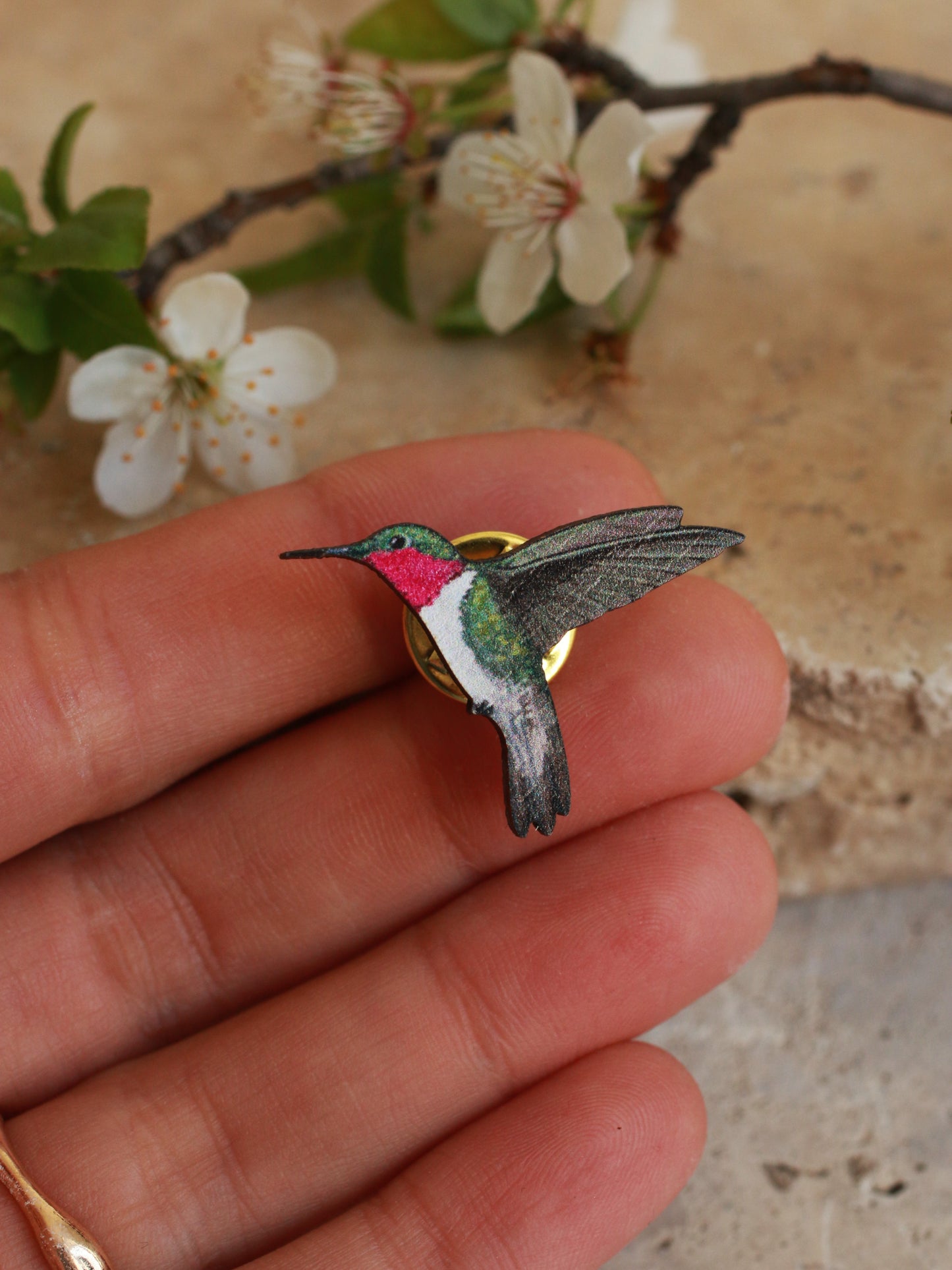 Hummingbird pin - wooden bird pin